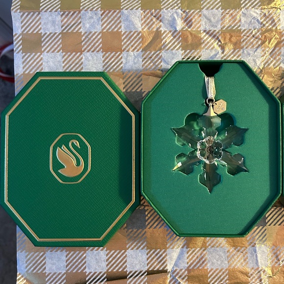 Swarovski Annual Limited Edition Ornaments 2022/ 2023 - Picture 4 of 9